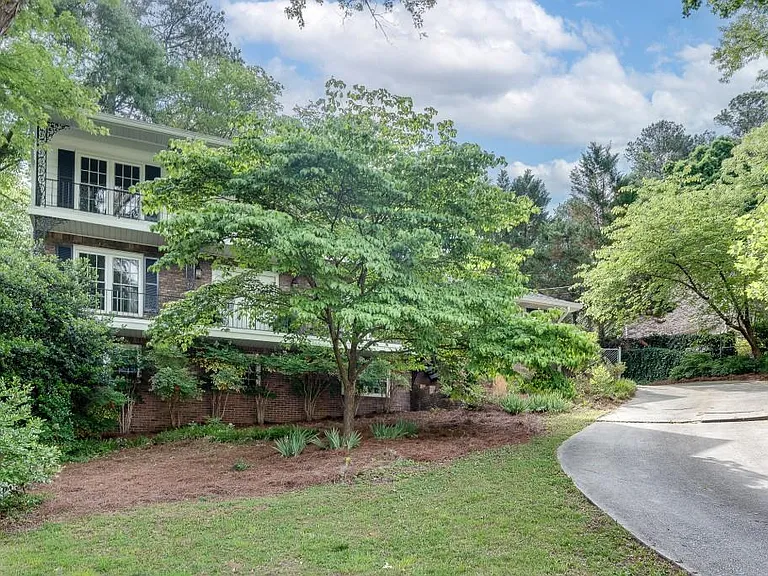 2663 Rangewood Dr NE — Photo 3