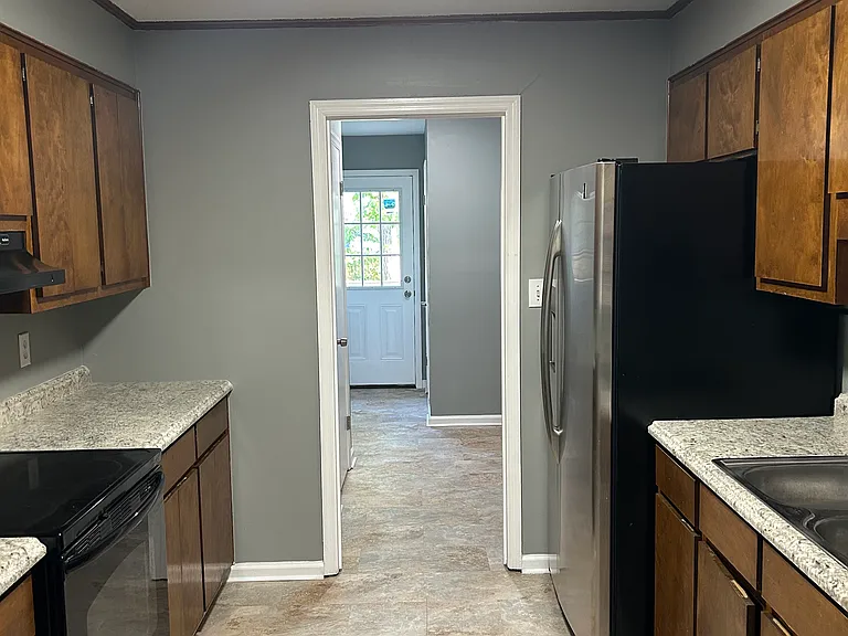 4442 Roxbury Dr #B — Photo 4