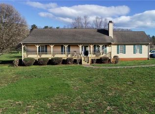 3201 Vienna Dozier Rd, Pfafftown, NC 27040