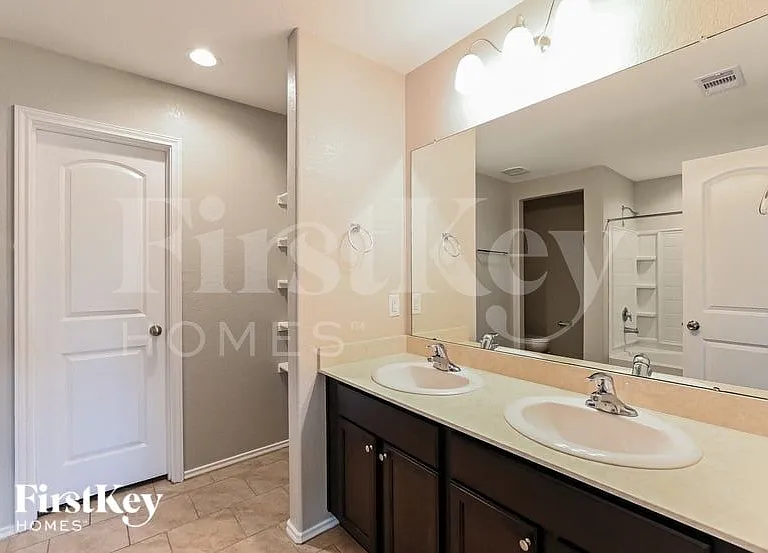 2734 Gold Flake Terrace Rd — Photo 9