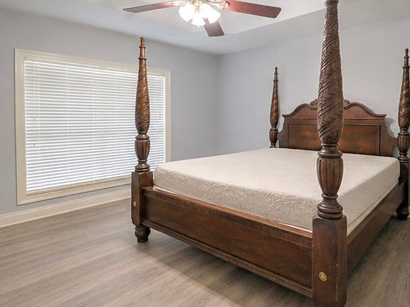 5th image of 1113 Oakleaf Ln