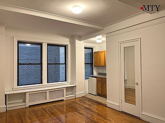 1st image of 155 E 52nd St APT 5e