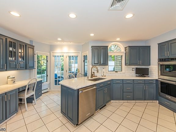 3rd image of 5 Sunrise Lane