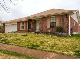 410 Blossomheath Ln, Saint Louis, MO 63125