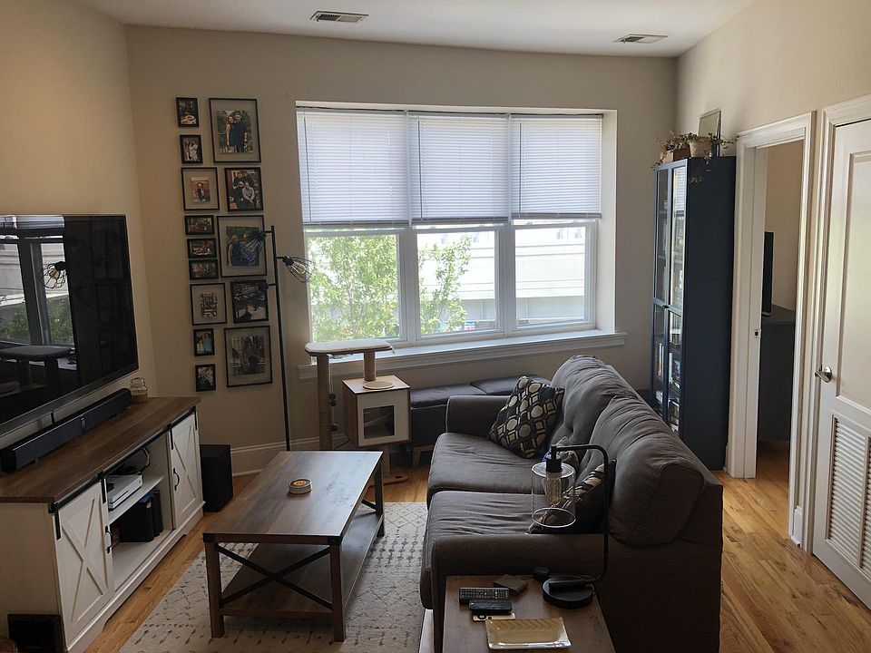 1st image of 4666 N Broadway St APT 105