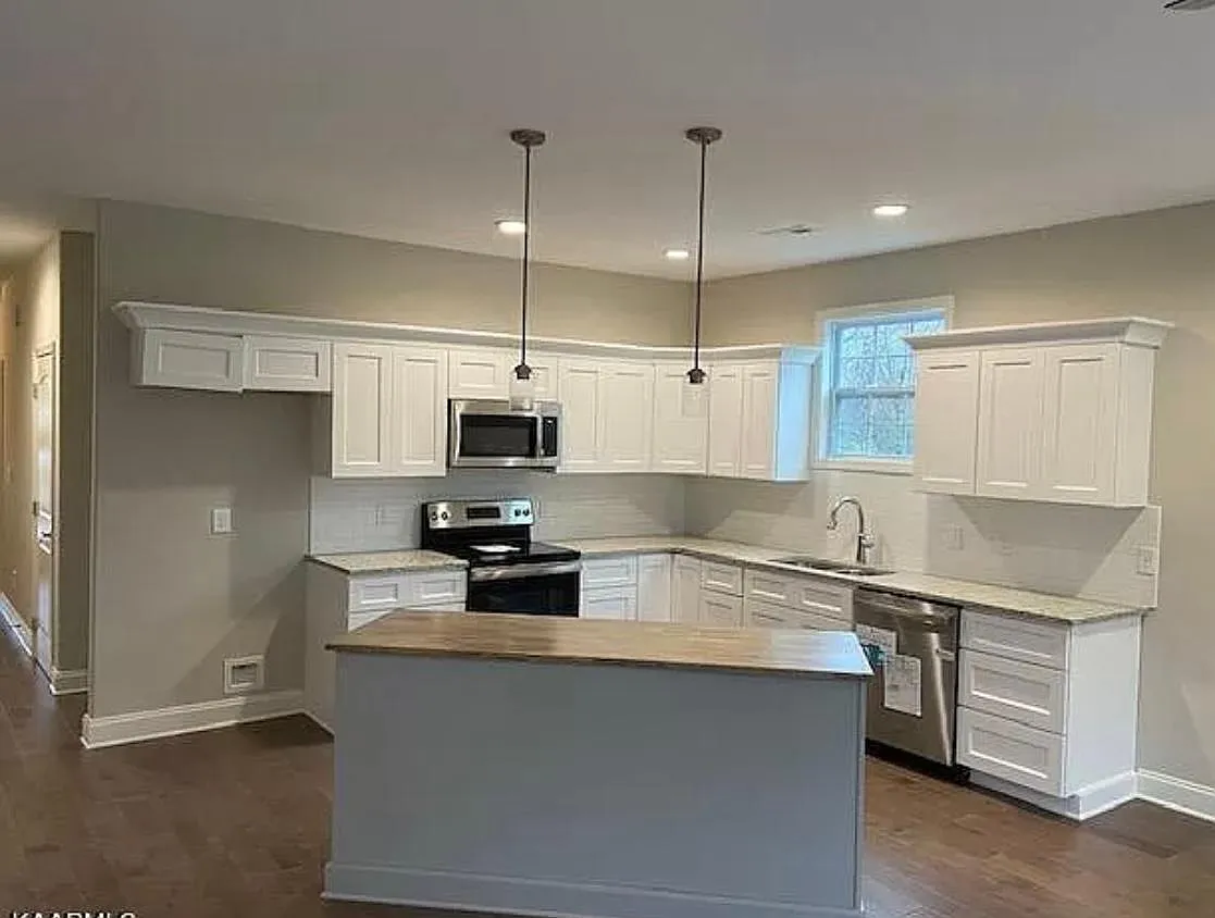 816 McCammon Ave — Photo 2
