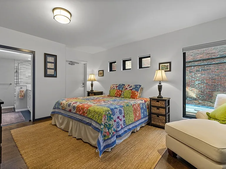 133 Salem St #PENTHOUSE — Photo 17