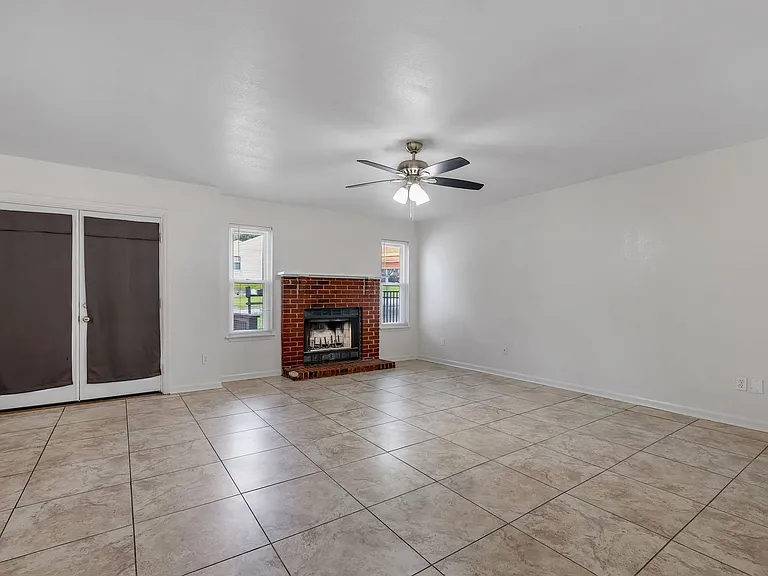 2801 Misty Garden Cir — Photo 9