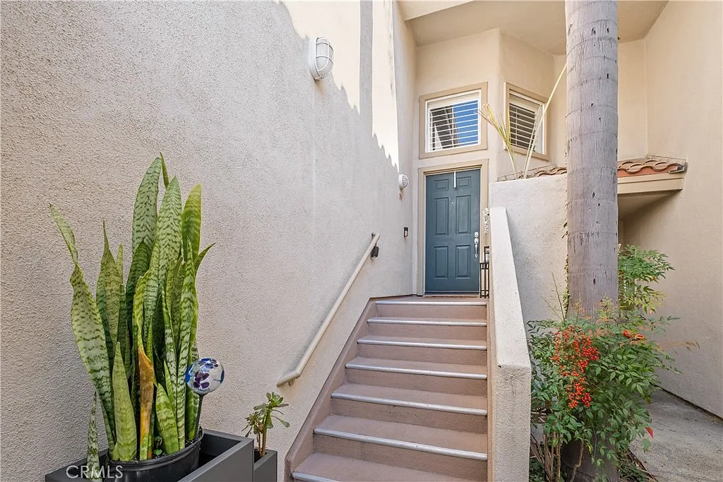 2 bed, 1016 sqft, $4,500 — Photo 3