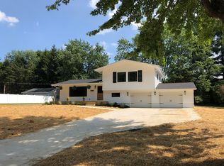 3588 Shellhart Rd, Barberton, OH 44203