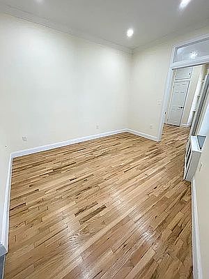 2nd image of 34 Watts St APT 23