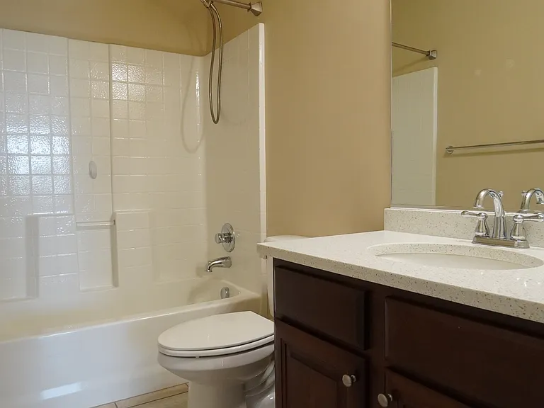 1203 E Roma Dr — Photo 11