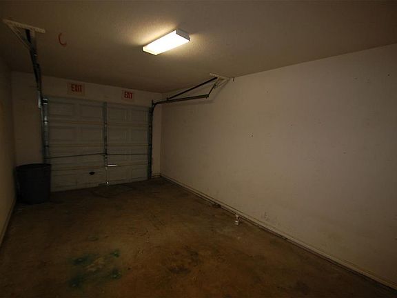 5th image of 313 Briar Cir E