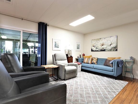 2nd image of 98 Quail Hollow Dr #98