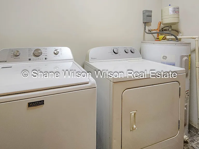 2015 Kate Ann Dr #B — Photo 16