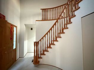 5637 Baillie St, Vancouver, BC V5Z 3M7