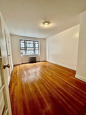 3rd image of 725 W 172nd St APT 8