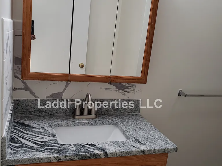 86 Beacon St #2 — Photo 15