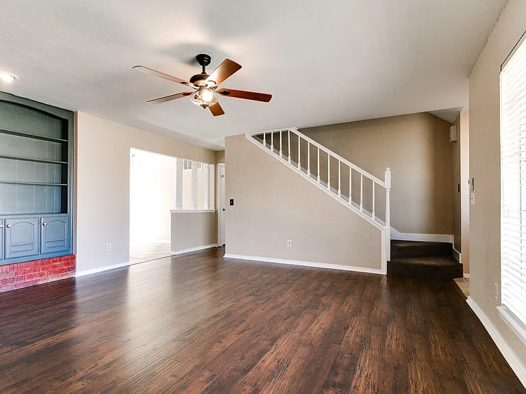 8704 NW 86th Pl — Photo 15