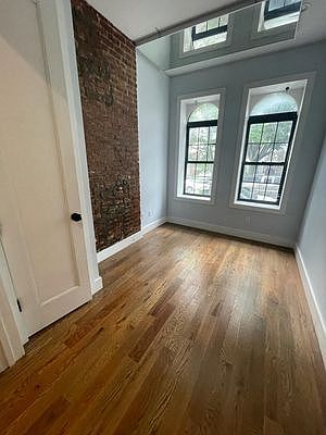 3rd image of 366 Palmetto St #1R