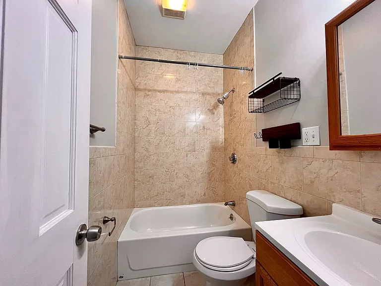 148 Strathmore Rd #1 — Photo 13