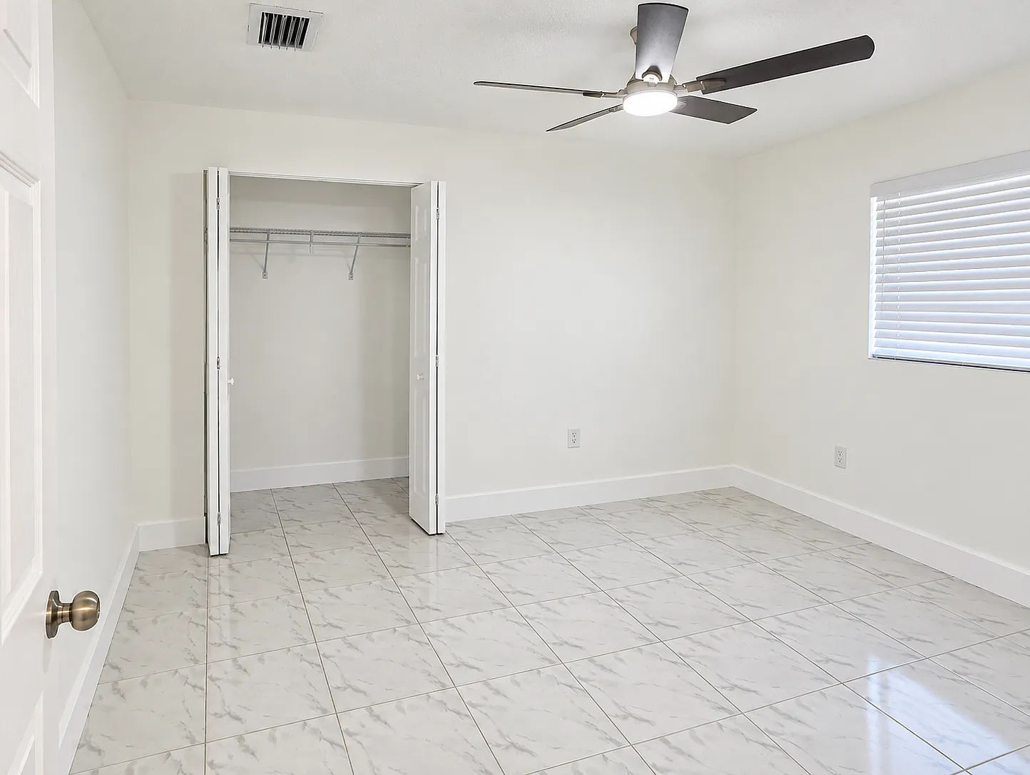 3 bed, 1170 sqft, $3,400 — Photo 4