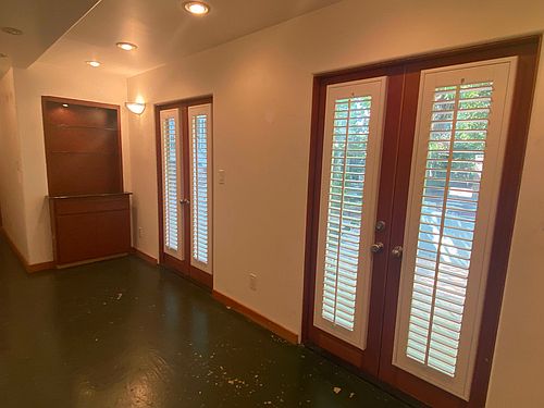 5th image of 884 Park Dr
