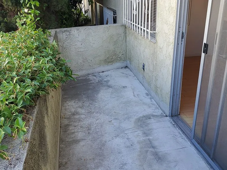 12611 Caswell Ave — Photo 8