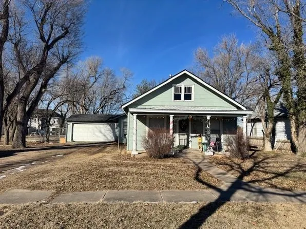 720 W 11th St, Larned, KS 67550