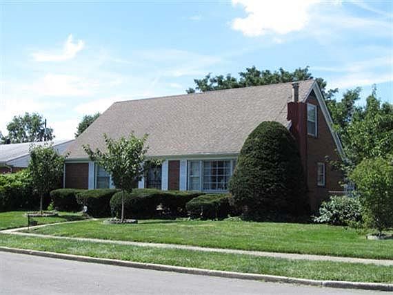 2nd image of 692 Dartmoor Ct