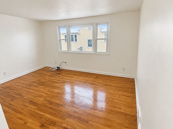 2nd image of 455 Midland Ave APT 2
