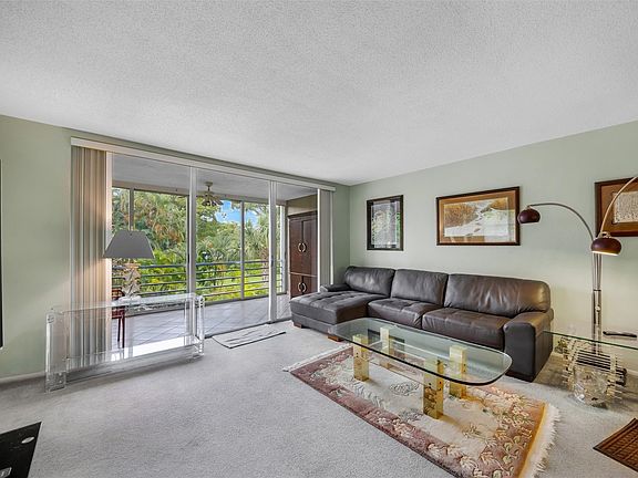 4th image of 550 Oaks Lane #206