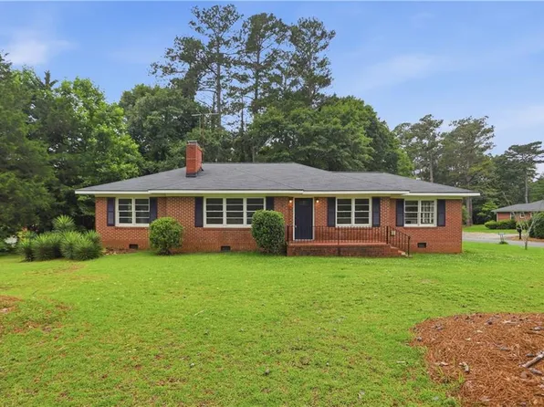 1101 Skyline Dr, Griffin, GA 30224