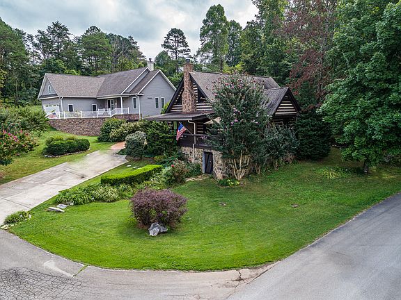 3rd image of 1502 Kennesaw Ct