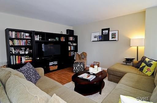 3rd image of 1000 N Lake Shore Dr APT 901