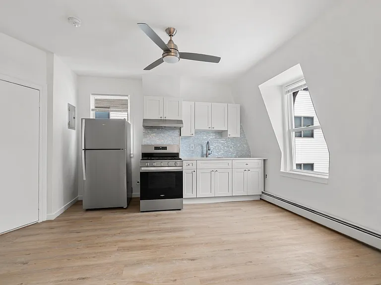 149 Culver Ave #C — Photo 5