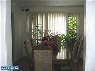 3rd image of 1553 Tinsman Ave