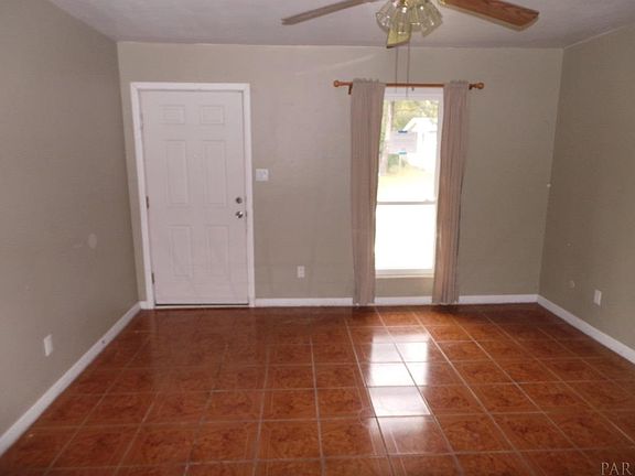 5th image of 924 Blue Springs Dr