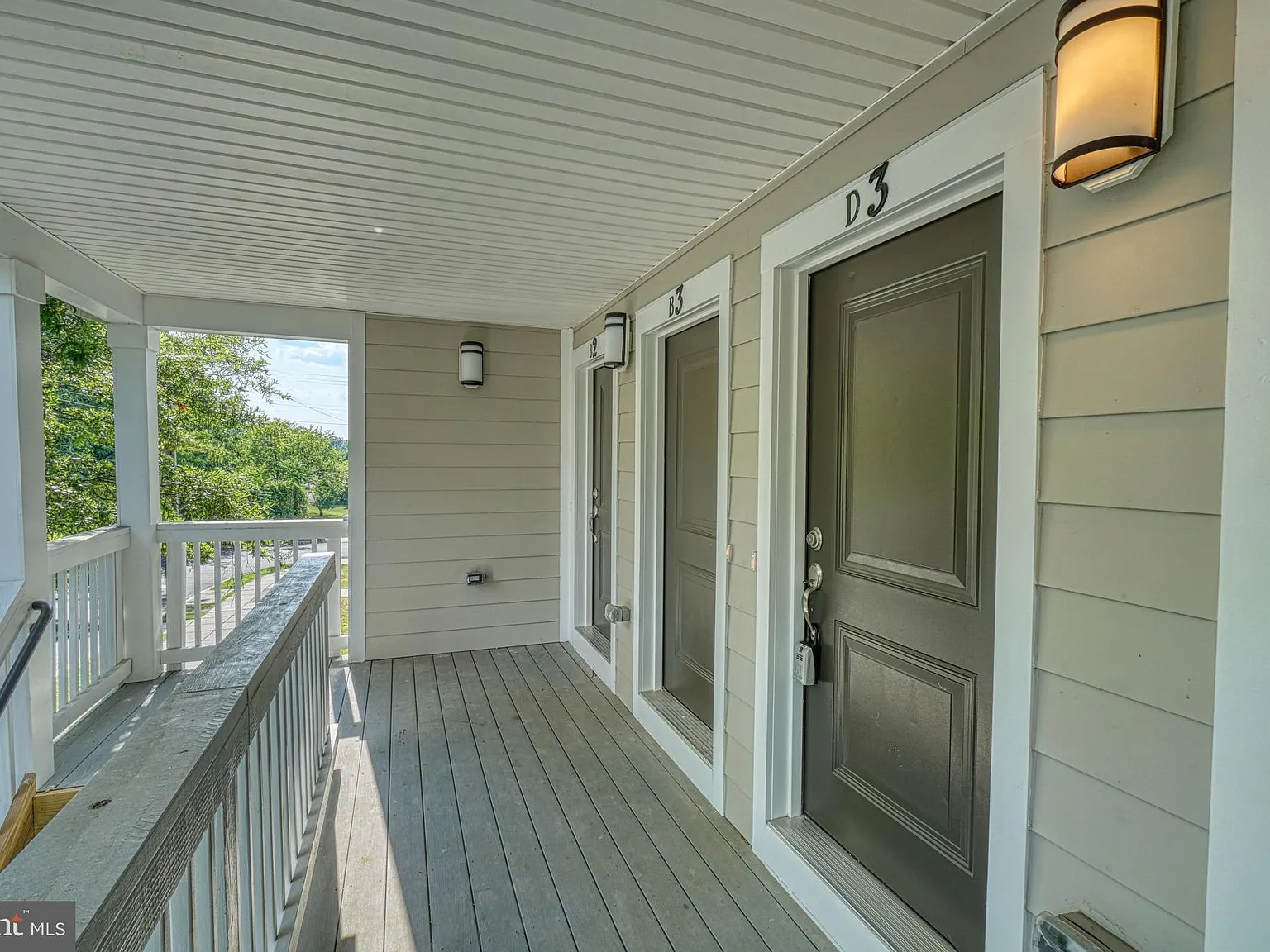 3 bed, 2.0 bath, 1000 sqft, $2,500 — Photo 3