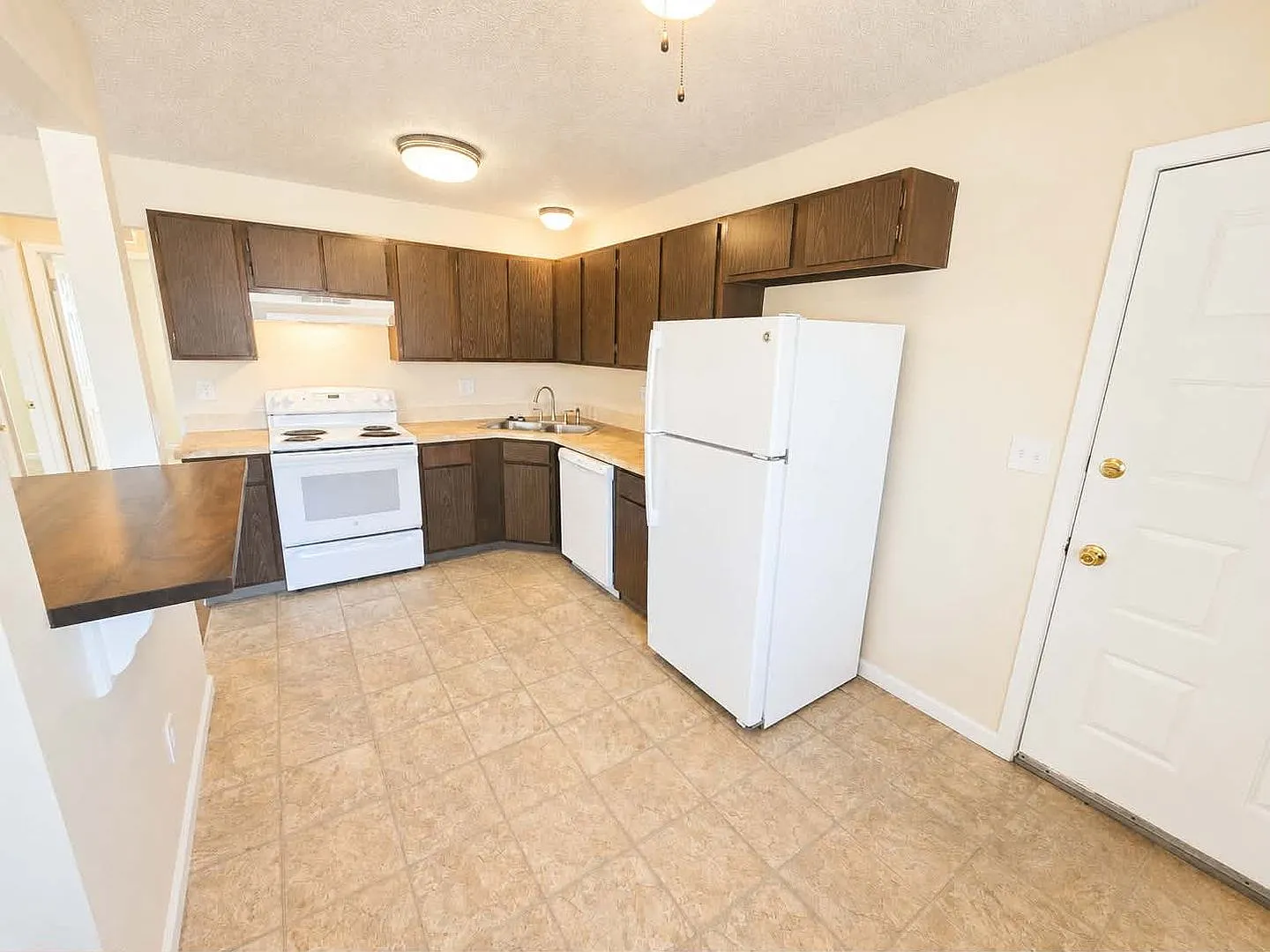 3024 Denver St — Photo 2
