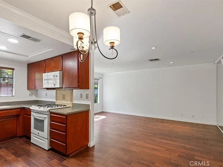 1001 N Monterey St #C — Photo 9