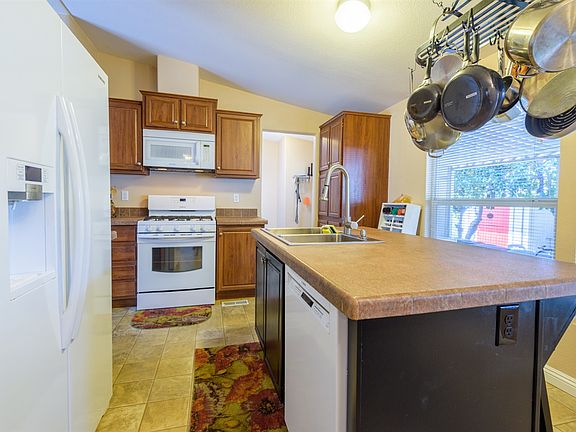 5th image of 2550 E Valley Pkwy Spc 95