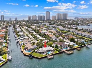 990 Powell Dr, Riviera Beach, FL 33404