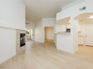 7400 W Flamingo Rd APT 2033, Spring Valley, NV 89147