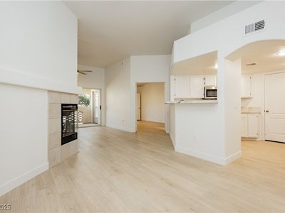 7400 W Flamingo Rd APT 2033, Spring Valley, NV, 89147