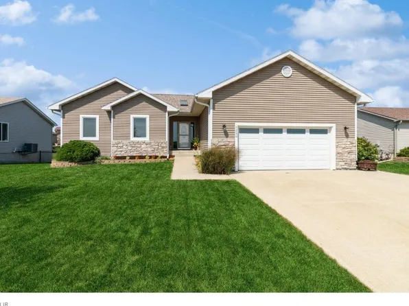 1200 15th St SE, Bondurant, IA 50035