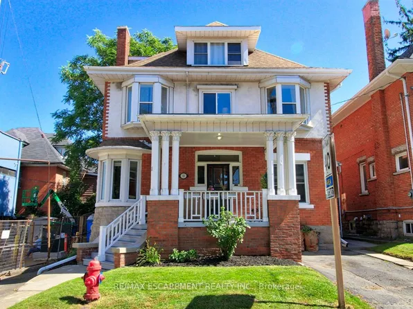 11 Eastbourne Ave #1, Hamilton, ON L8M 2M6