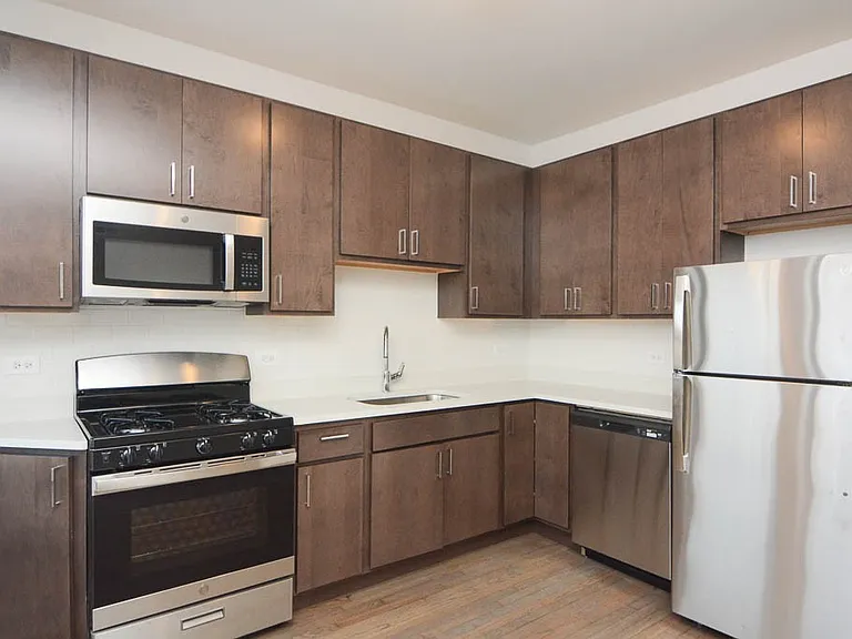3407 W Fullerton Ave #D3 — Photo 3