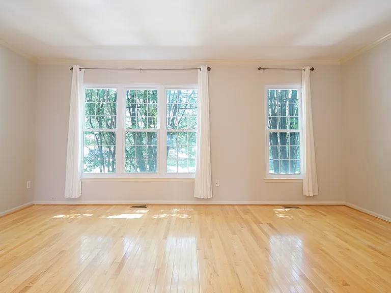 9423 Fields Rd — Photo 10