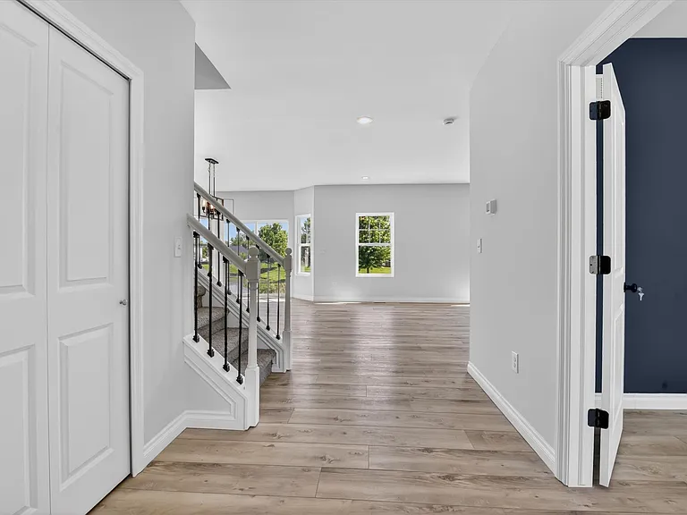 8760 Barrington Dr — Photo 6